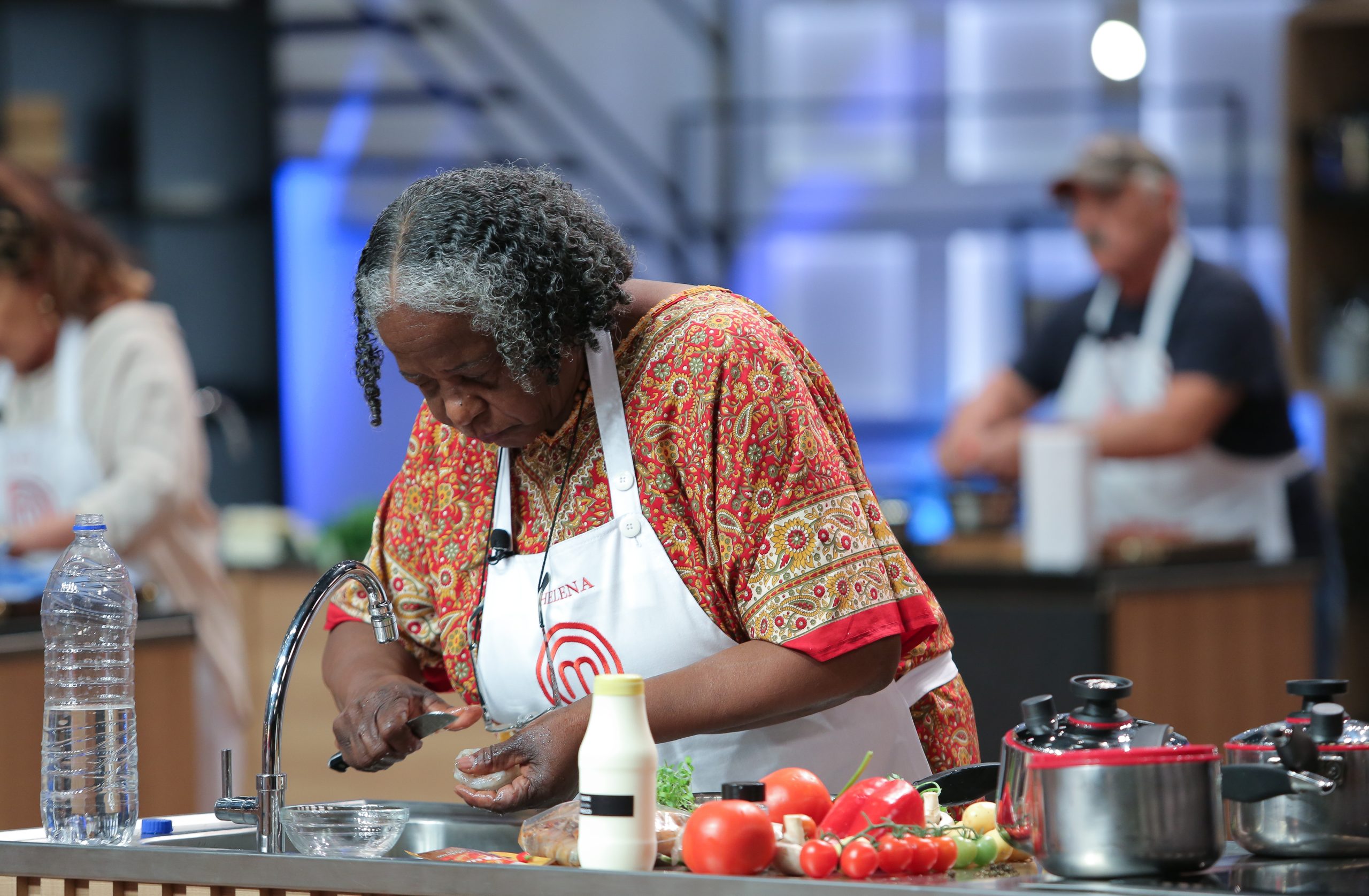 TV Miramar - Chef Kátia prepara, no programa Belas Manhãs, Frango xadrez  com apas. Fique atento ao passo a passo da receita. #tvmiramar #belasmanhas  #culinaria #mozambique