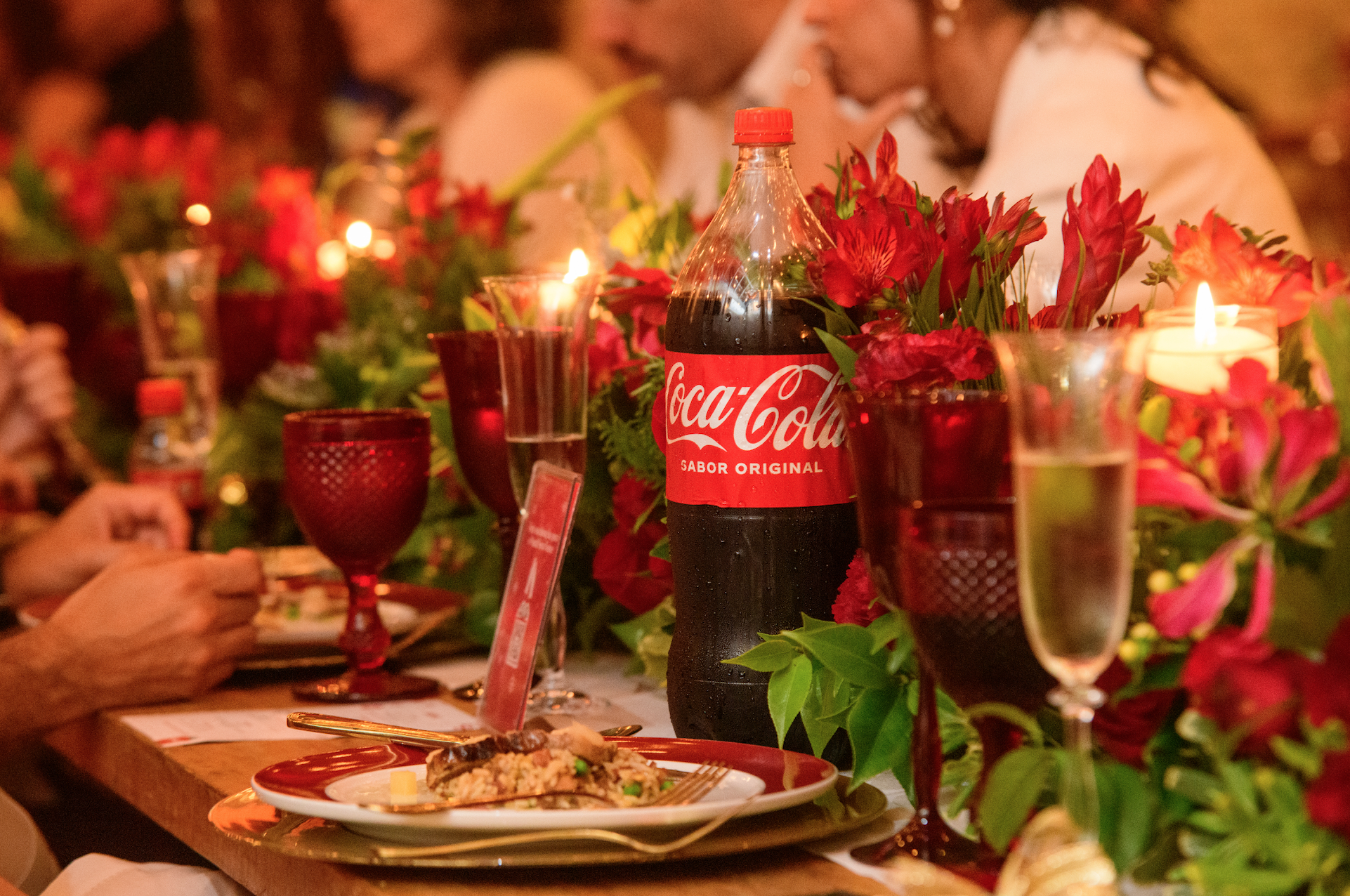 Coca-Cola celebra a força insuperável das festas de fim de ano para reunir  família e amigos – : : CidadeMarketing : :