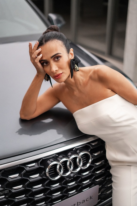 Com embaixadora Silvia Braz, Audi lança campanha para o mês da