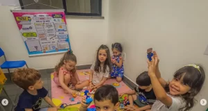 A escola Yázigi possui cursos para crianças, adolescentes e adultos.