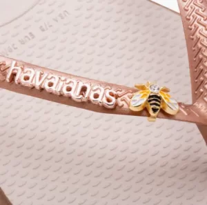 Havaianas celebra o Dia das Mães com conceito floral