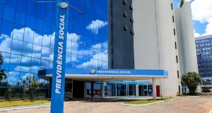 A fraude na Previdência Social é estimada em R$ 6,3 bilhões, envolvendo recursos destinados a aposentadorias e benefícios previdenciários.