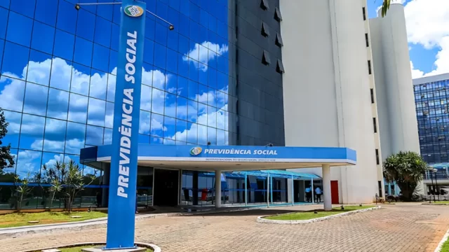 A fraude na Previdência Social é estimada em R$ 6,3 bilhões, envolvendo recursos destinados a aposentadorias e benefícios previdenciários.