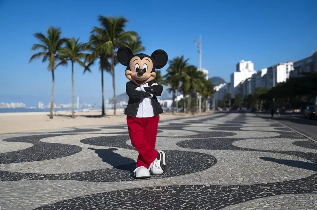Mickey & Amigos passeando pelos pontos turísticos do Rio de Janeiro