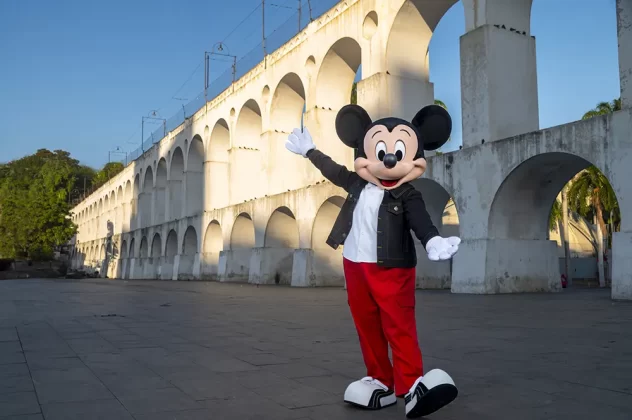 Mickey & Amigos passeando pelos pontos turísticos do Rio de Janeiro