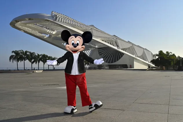 Mickey & Amigos passeando pelos pontos turísticos do Rio de Janeiro