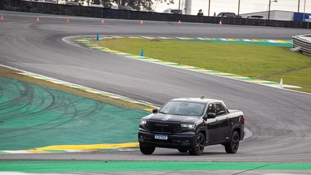 Modelos da gama estarão disponíveis para test-drive on e off-road