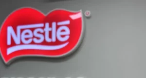 Charge® ganha versão em Biscoito Recheado e Cookie com amendoim, reforçando presença da marca além da categoria de chocolates.