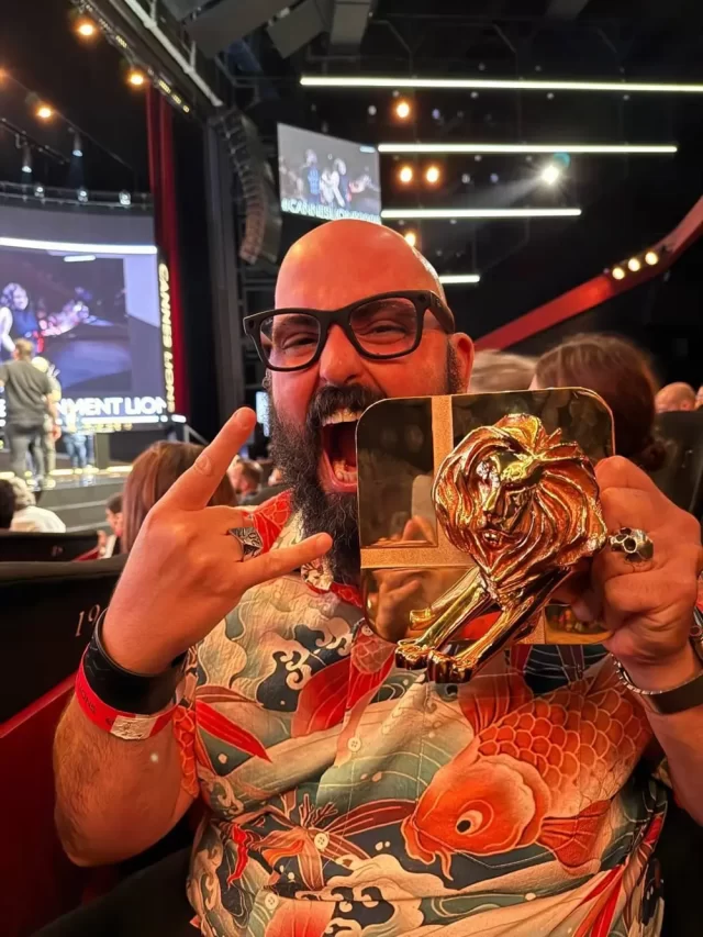 Episódio final inédito da série clássica foi produzido com apoio da Hasbro e Ogilvy Brasil e emocionou fãs na CCXP.