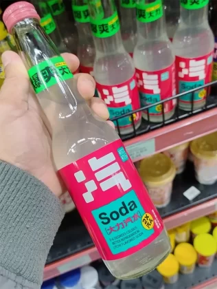 Pelas ruas do bairro, é possível experimentar o melhor da culinária japonesa e de outras culturas asiáticas.