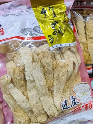 Pelas ruas do bairro, é possível experimentar o melhor da culinária japonesa e de outras culturas asiáticas.