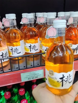Pelas ruas do bairro, é possível experimentar o melhor da culinária japonesa e de outras culturas asiáticas.