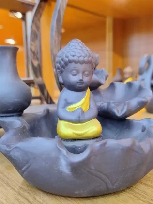 Pelas ruas do bairro, é possível experimentar o melhor da culinária japonesa e de outras culturas asiáticas.
