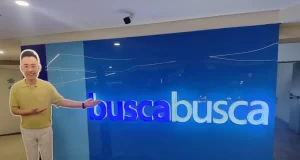 Bordão viral, variedade de produtos e empreendedorismo popular impulsionam o sucesso do Shopping Plaza Polo em São Paulo.