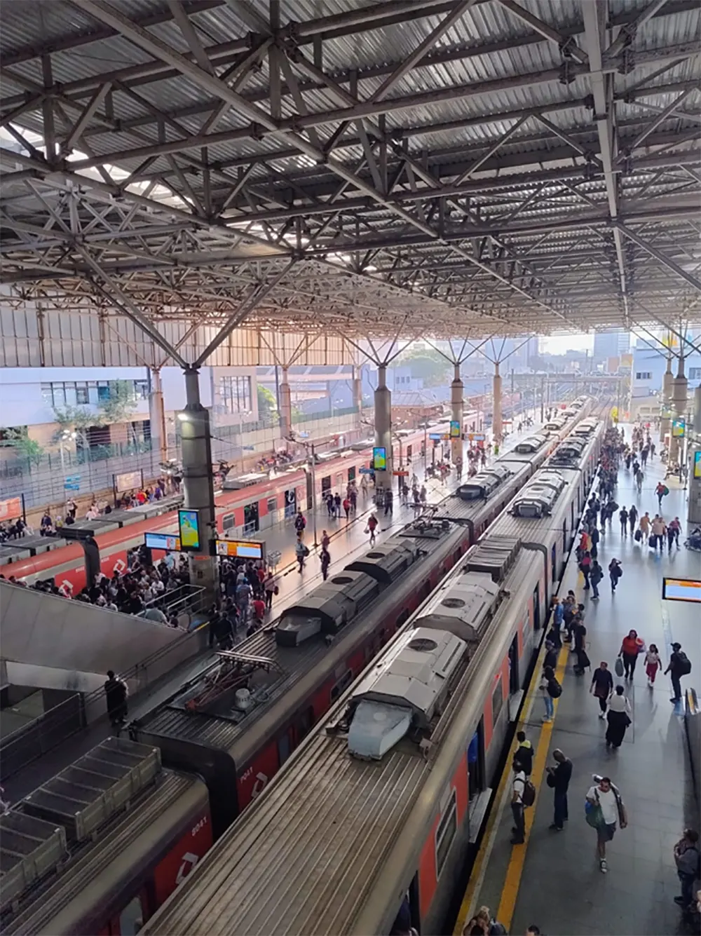 Foto: Thales Brandão — Estação de Metrô do Brás, que movimenta a região do comércio popular ao receber diariamente clientes, lojistas e fornecedores.