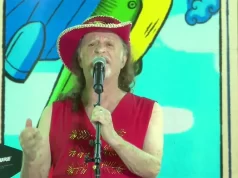 Alceu Valença reclama de extravio de bagagem em voo da LATAM e se apresenta sem figurino