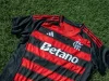 Flamengo decide o mundial de futebol contra o PSG: Confira o horário e onde assistir A marca Betano estará estampada nos uniformes do futebol profissional e das equipes de esportes olímpicos — como vôlei, basquete e futebol feminino —, além de ter presença na FlamengoTV.