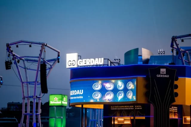 Gerdau desembarca no The Town 2025 com escultura gigante de sucata e ativações de marketing