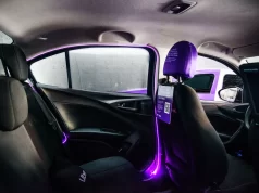 Uber Roxinho: Clientes Nubank ganham desconto e corridas gratuitas Campanha promocional garante 50% de desconto e chance de corrida 100% gratuita em São Paulo e Rio de Janeiro.