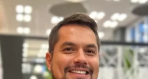 Vicente Neto é Co-CEO da EVEO. A EVEO é uma empresa de tecnologia, do setor de data center, atendendo empresas dos mais variados ramos, com produtos de infraestrutura como serviço, computação na nuvem e gerenciamento de servidores.