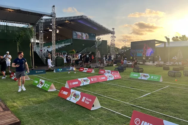 Espaço reúne marcas parceiras, gastronomia, lifestyle e celebra a história do tênis em um dos torneios mais aguardados da temporada.