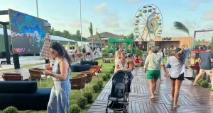 Espaço reúne marcas parceiras, gastronomia, lifestyle e celebra a história do tênis em um dos torneios mais aguardados da temporada.