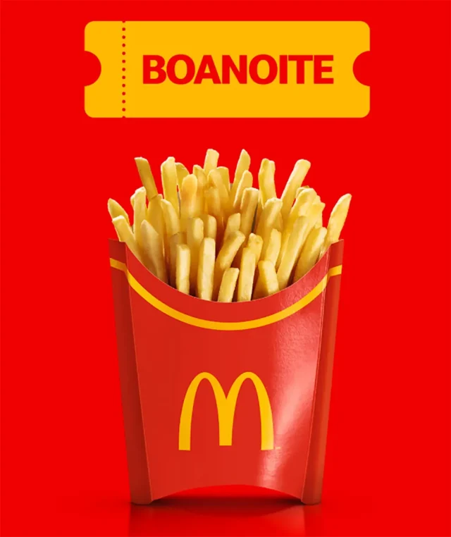 Em homenagem à despedida de William Bonner do Jornal Nacional, o McDonald’s realizou uma campanha oferecendo McFritas médias gratuitamente pelo app, com o código “BOANOITE”.