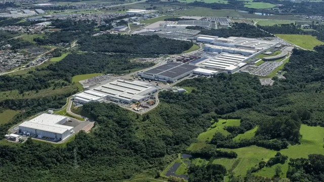 Geely assumirá 26,4% da participação na Renault do Brasil