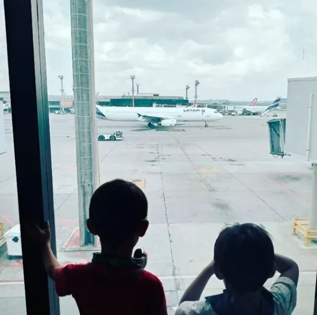 Vendaval: CEO da LATAM Airlines se pronuncia após cancelamento de voos em SP Após vendaval que cancelou mais de 300 voos em São Paulo, o CEO da LATAM, Jerome Cadier, pede desculpas públicas e explica os impactos operacionais. Saiba o que aconteceu e quais são os direitos dos passageiros segundo a ANAC.