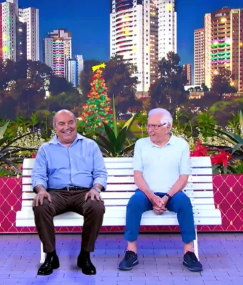 SBT aposta em IA e promove encontro emocionante em “A Praça é Nossa” Encontro emocionante entre Carlos Alberto de Nóbrega e seu pai, Manoel de Nóbrega, marca edição histórica do humorístico
