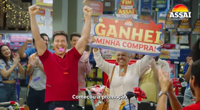 Assaí lança campanha de Natal com Rodrigo Faro e oferece compras grátis de até R$ 750. Promoção soma R$ 8 milhões em prêmios e aposta em estratégia 360º com forte presença digital e nas lojas.