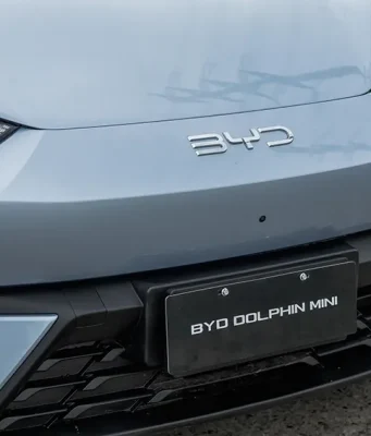 BYD lidera mercado de veículos eletrificados no Brasil BYD ultrapassa 200 mil veículos eletrificados no Brasil, lidera com mais de 73% de market share em elétricos e consolida protagonismo na mobilidade sustentável em 2025.