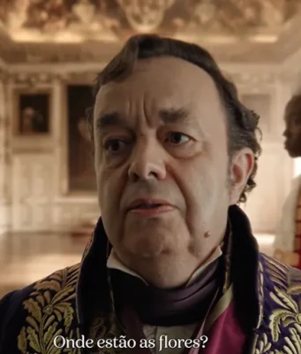 Em parceria com Netflix, Comfort apresenta teaser de campanha Comfort Segredos Bridgerton Comfort lança campanha inspirada em Bridgerton com participação de Hugh Sachs, revelando a linha Comfort Segredos e apostando em storytelling e perfumaria premium para encantar consumidores.