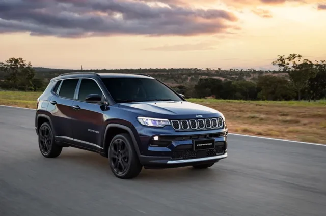 Jeep lança campanha “Last Chance Jeep” com descontos de até R$ 26 mil e supervalorização do usado Jeep lança campanha “Last Chance Jeep” com descontos de até R$ 26 mil, supervalorização do usado e condições especiais para Renegade, Compass e Commander 2026. A oferta é válida durante todo o mês de dezembro.