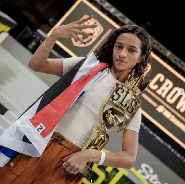 Rayssa Leal é tetracampeã mundial da SLS e faz história no Super Crown 2025