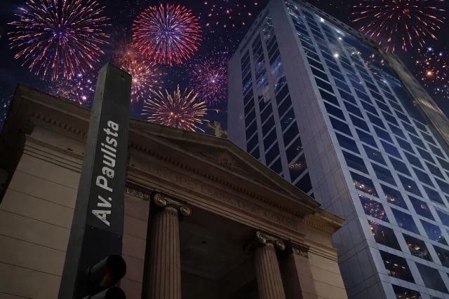 venida Paulista recebe 14 horas de shows no Réveillon 2026, com Ana Castela, Simone Mendes e fogos silenciosos. Veja a programação.