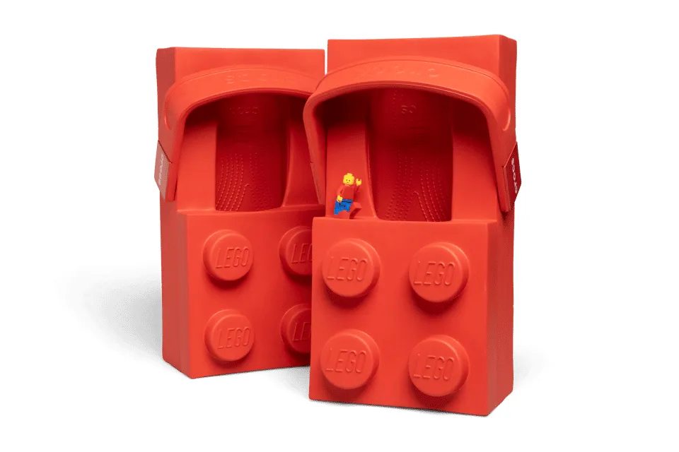 LEGO Brick Clog estreia em 2026 com design inspirado nos famosos blocos