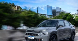 Montadora reforça estratégia cultural e apresenta Citroën Basalt Dark Edition como carro oficial do projeto Bem Black, que terá 10 shows pelo Brasil.