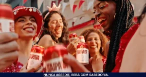 Itaipava transforma “Beba com moderação” em alerta contra o assédio no Carnaval 2026 e lança movimento “Nunca assedie. Beba com sabedoria”.