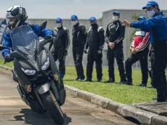 O papel do vestuário na construção de comunidades de marca Entenda como o vestuário fortalece comunidades de marca e amplia o senso de pertencimento além do consumo do produto principal.