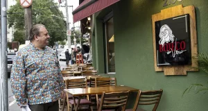 Erick Jacquin tenta salvar restaurante sem liderança em novo episódio de Pesadelo na Cozinha, exibido pela Band às 22h30.