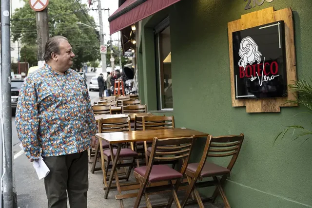 Erick Jacquin tenta salvar restaurante sem liderança no Pesadelo na Cozinha Erick Jacquin tenta salvar restaurante sem liderança em novo episódio de Pesadelo na Cozinha, exibido pela Band às 22h30.