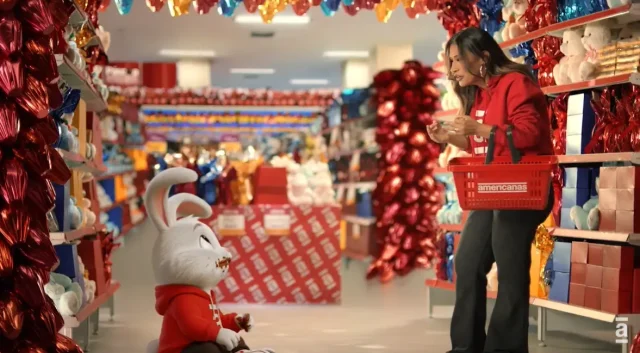 Americanas lança campanha de Páscoa estrelada por Simone Mendes e Ameriquinho, com ativações imersivas, retail media e experiências nas lojas.