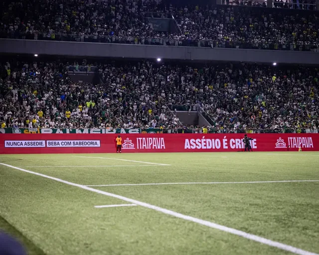 Itaipava exibe “Nunca Assedie” nas placas do Campeonato Paulista Ação acontece nas semifinais e final do Paulistão 2026.