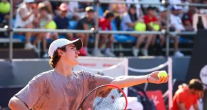 João Fonseca enfrenta Tommy Paul no Masters 1000 de Indian Wells neste domingo (8). O brasileiro avançou após vitória emocionante sobre Karen Khachanov.