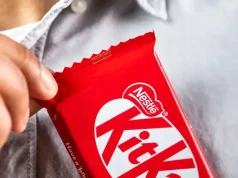 Vai faltar KitKat? Nestlé tranquiliza consumidores após roubo de 12 toneladas Barra de KitKat: 12 toneladas do produto foram roubadas durante transporte entre Itália e Polônia em março de 2026.