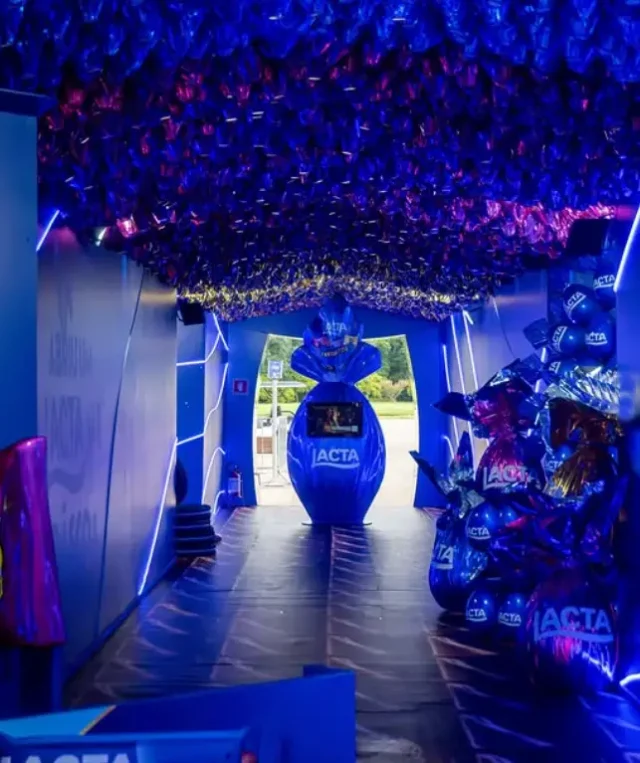 Lacta cria experiência imersiva de Páscoa no Parque Villa-Lobos, com parreira de ovos, ativações sensoriais e integração com iFood Ads.