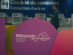 Aena assume Galeão e se torna maior operadora de aeroportos do Brasil Aena assume o Aeroporto do Galeão por R$ 2,9 bilhões e se torna a maior operadora de aeroportos do Brasil, com 18 unidades sob gestão.