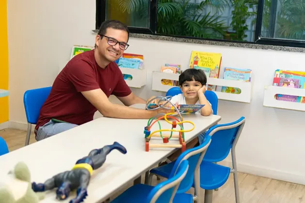 Aprender ingl&ecirc;s desde a inf&acirc;ncia fortalece o desenvolvimento cognitivo, cultural e social das crian&ccedil;as. Y&aacute;zigi Aracaju oferece ensino do idioma a partir dos 3 anos.