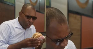 Campanha usa humor e linguagem sensorial para promover o Whopper e impulsionar vendas no aplicativo durante o Mês do Churrasco.